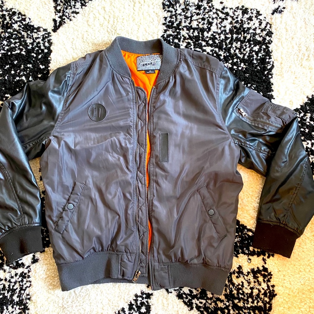 Men’s Medium Bomber Jacket